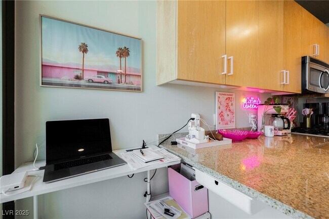 Foto del edificio - 353 E Bonneville Ave