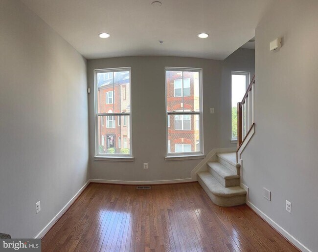 Foto del edificio - 1415 Trafalgar Ln