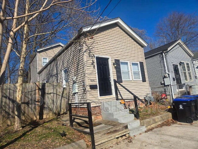 Building Photo - 616 N 28th St