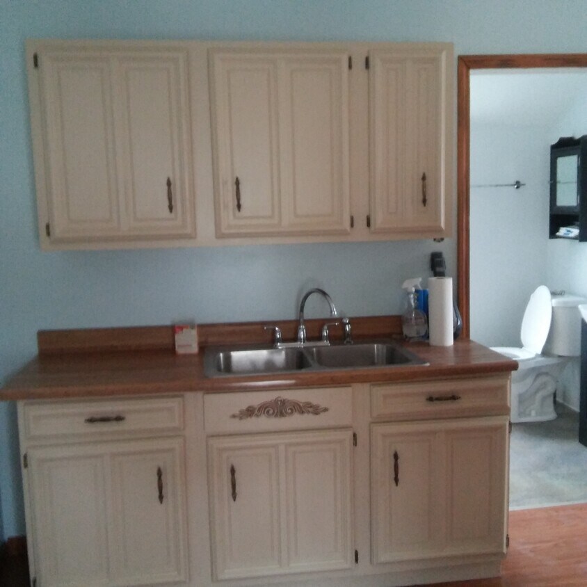kitchen - 122 Roland Ave