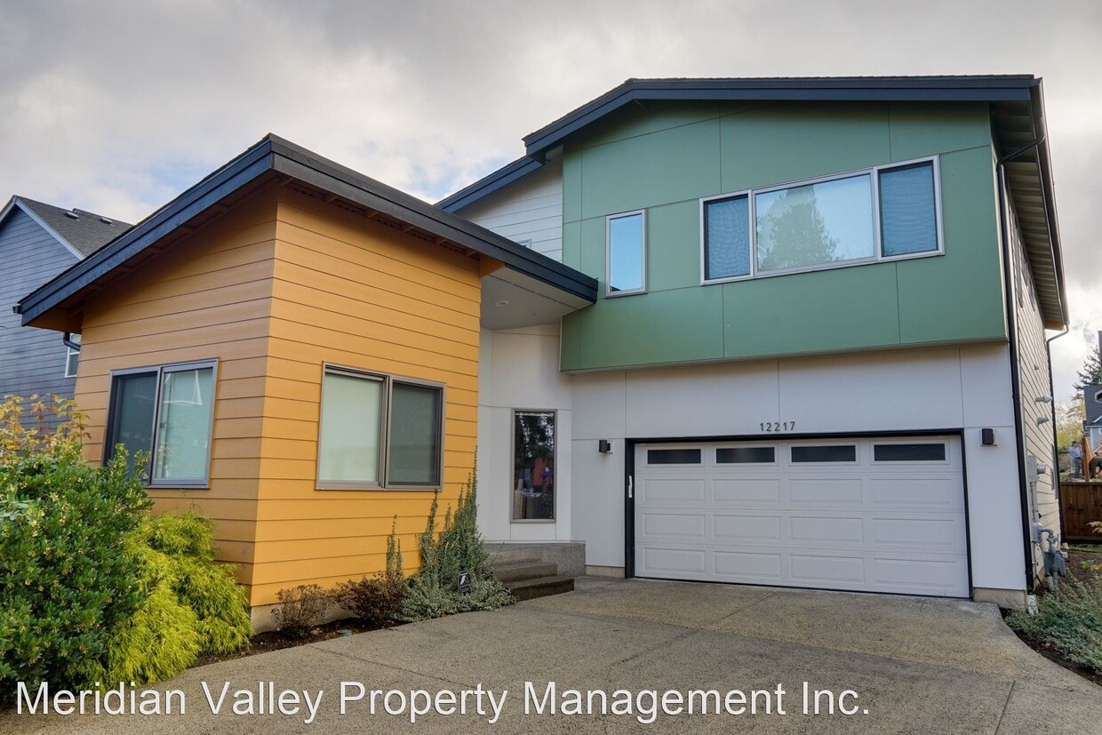 Primary Photo - 4 br, 2.5 bath House - 12217 SE 270th PL
