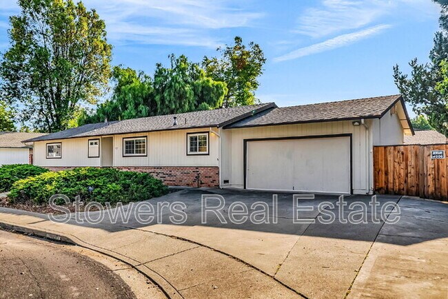 Foto del edificio - 925 St Louis Ct