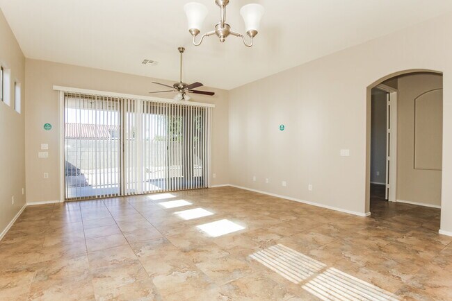 Foto del edificio - 22110 N 104th Ln