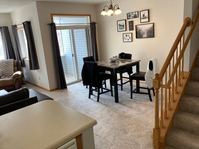 Building Photo - Stunning Woodbury Townhome -- NEW CARPET A...
