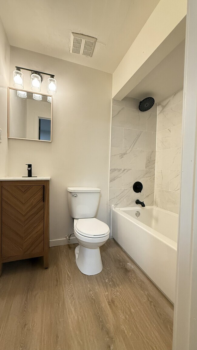 Photo du bâtiment - 60 Triller Ave