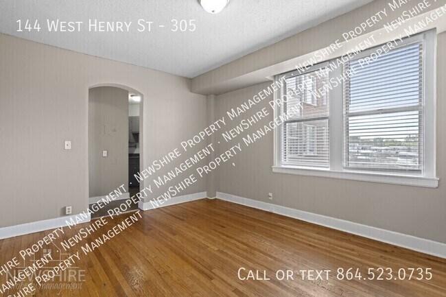 Foto del edificio - 144 W Henry St