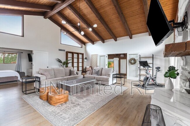 Foto del edificio - 190 Castle Rock Rd