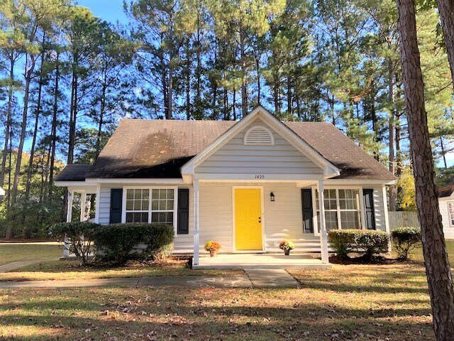 Primary Photo - 1425 Briar Glenn Rd