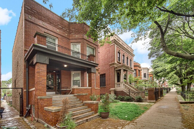 Foto del edificio - 1240 W Cornelia Ave