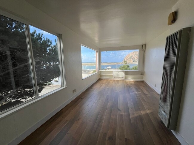 Building Photo - LSCON964