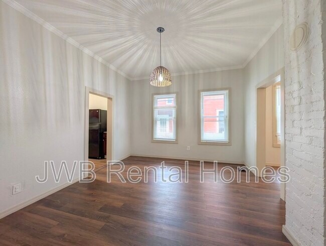 Building Photo - 1445 Ionia St