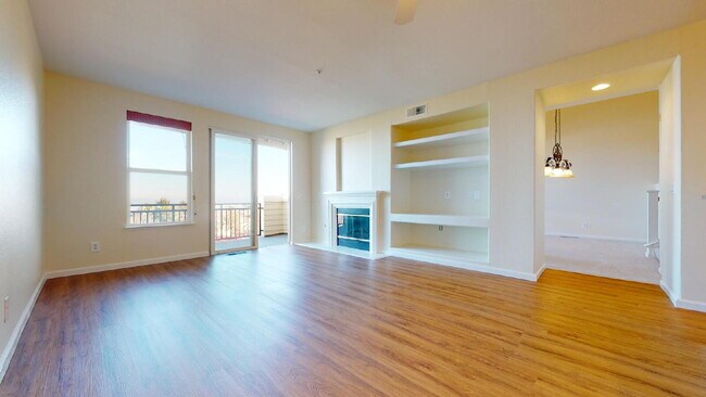 Building Photo - 123 Warbler Ln