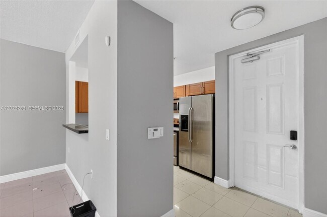 Foto del edificio - 652 NE 63rd St