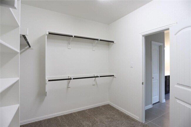 Foto del edificio - 15928 Holly Crk