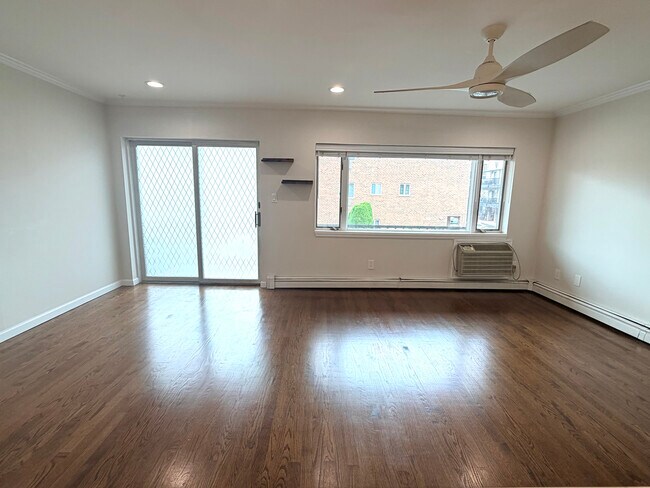 Foto del edificio - 108 Atlantic Ave