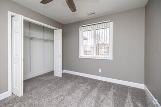 2BR, 1.5BA - Sun Room Large/1,070 SF - Regency Woods
