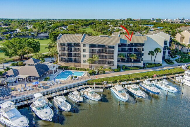 Building Photo - 16910 W Bay Dr