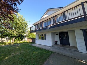 Building Photo - 35676 Moore Ave