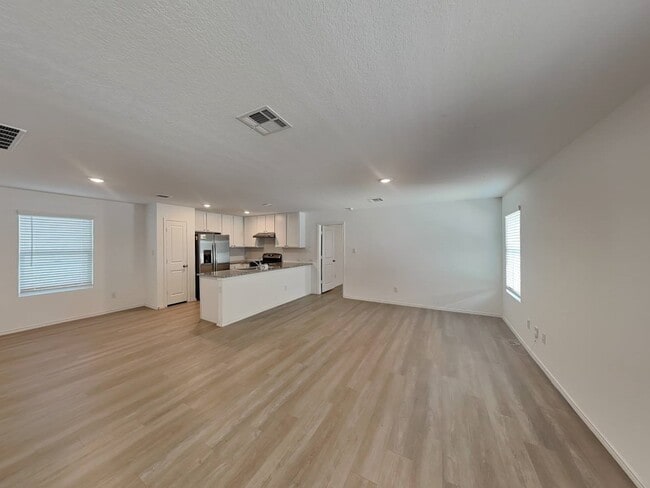 Foto del edificio - 4120 Waterfall Cv