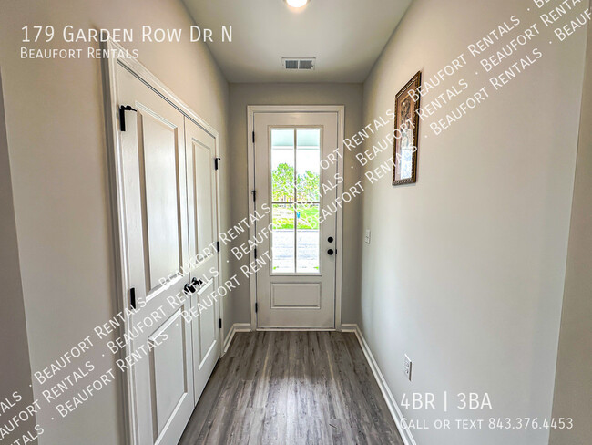 Foto del edificio - 179 Garden Row Dr N