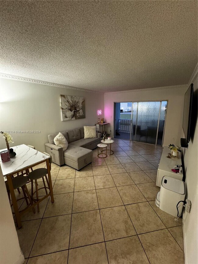 1735 W 60th St Unit M226, Hialeah, FL 33012 Condo for Rent in Hialeah