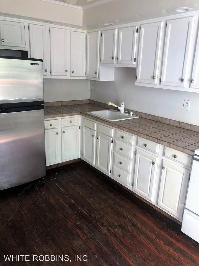 Foto del edificio - 2 br, 1 bath House - 1538 N. Van Buren St