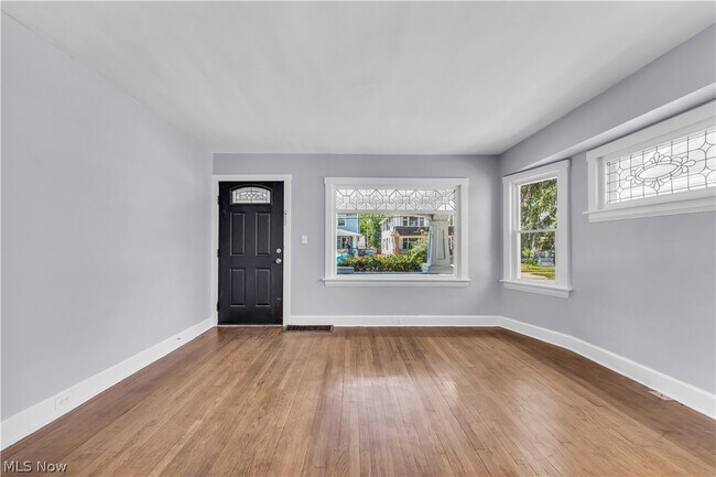 Building Photo - 2209 W 101st St