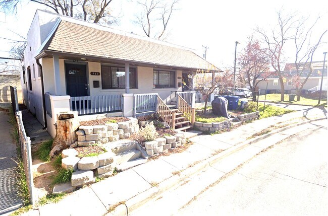 Building Photo - 725 S Laconia Ct