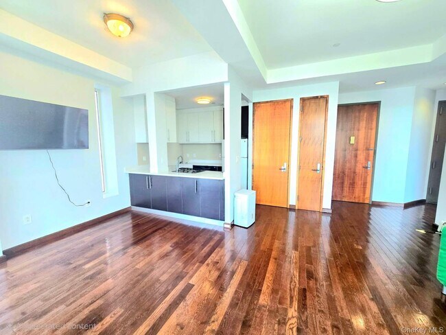 Foto del edificio - 42-05 Parsons Blvd