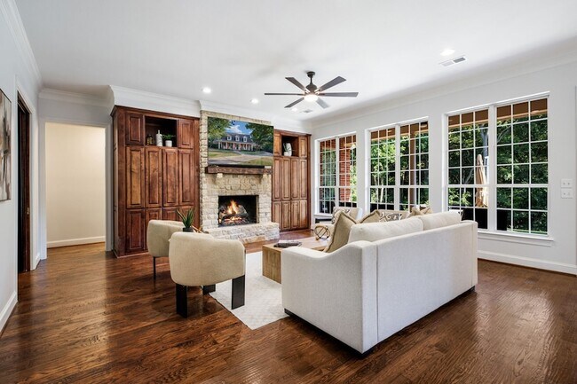 Foto del edificio - 5 Meadowbrook Cir