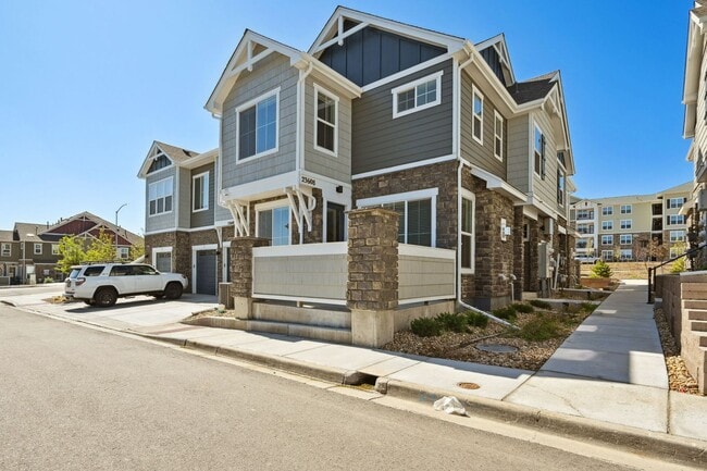 Building Photo - Two Bedroom Condo in Aurora