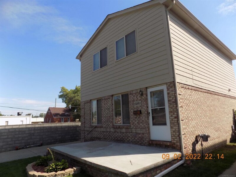 Primary Photo - 24850 Lawrence Ave