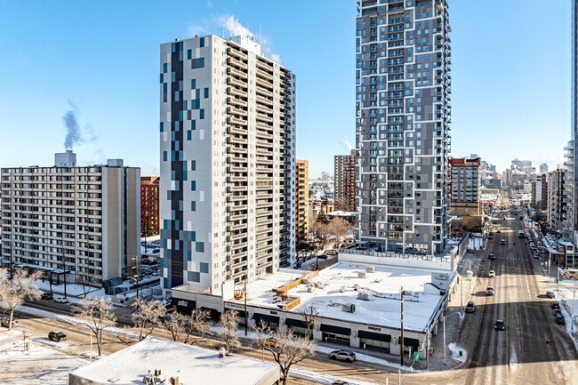 Building Photo - The Pinnacle