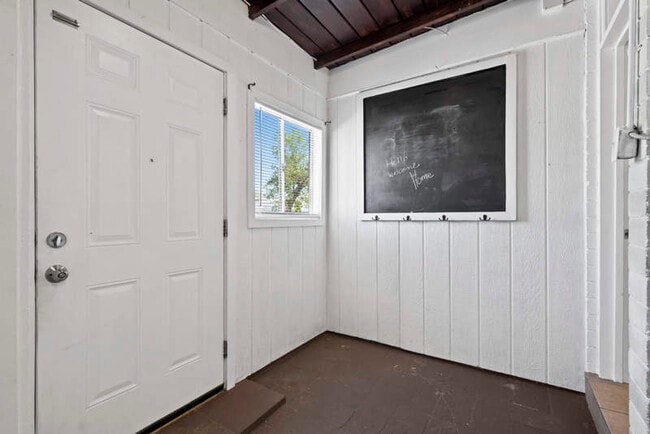 Building Photo - 3120 N Romero Rd