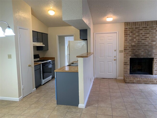 Building Photo - 10447 Doc Holliday Trail