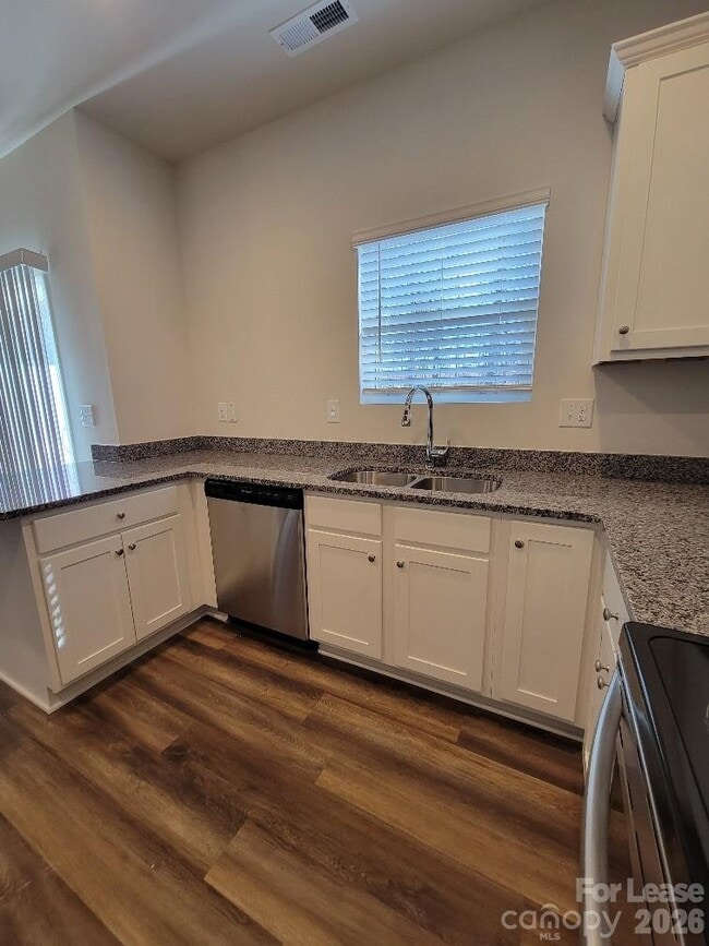 Building Photo - 6941 Calton Ln