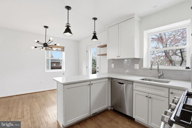 Foto del edificio - 2306 Riverview Terrace