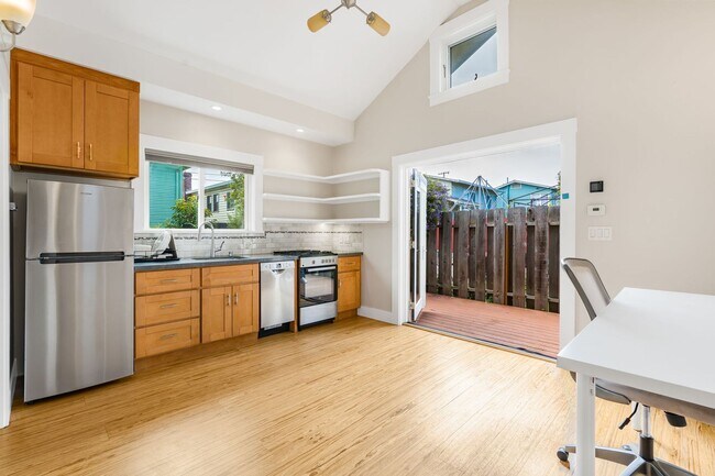 Foto del edificio - 2744 Mathews St