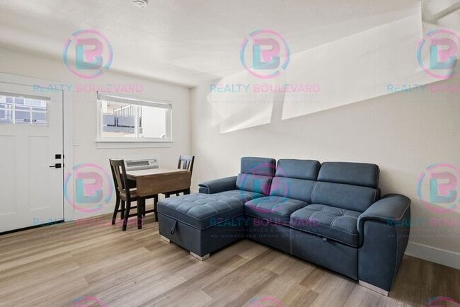 Foto del edificio - **1 Month Free** All Utilities $100 Included Free WIFI and Free Laundry Usage -Studio Apartments ...