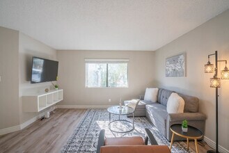 Building Photo - 8550 E McDowell Rd