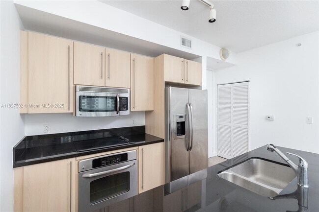 Foto del edificio - 1111 SW 1st Ave