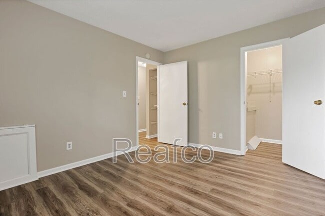 Building Photo - 2850 Baughman Ave