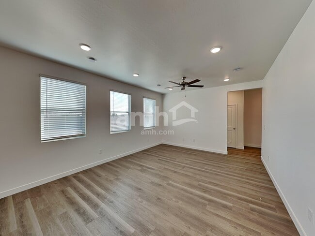 Building Photo - 25550 N 185th Ave
