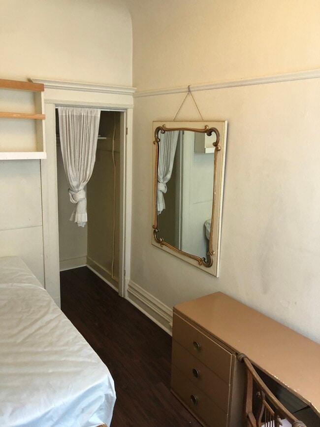 Building Photo - 1944 Fell St