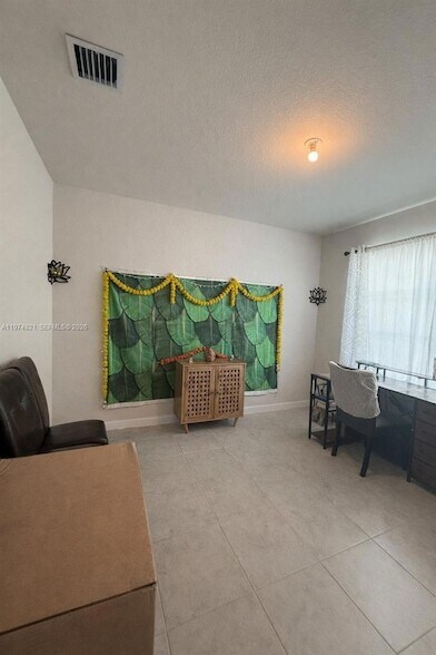 Foto del edificio - 1081 NW 5th St