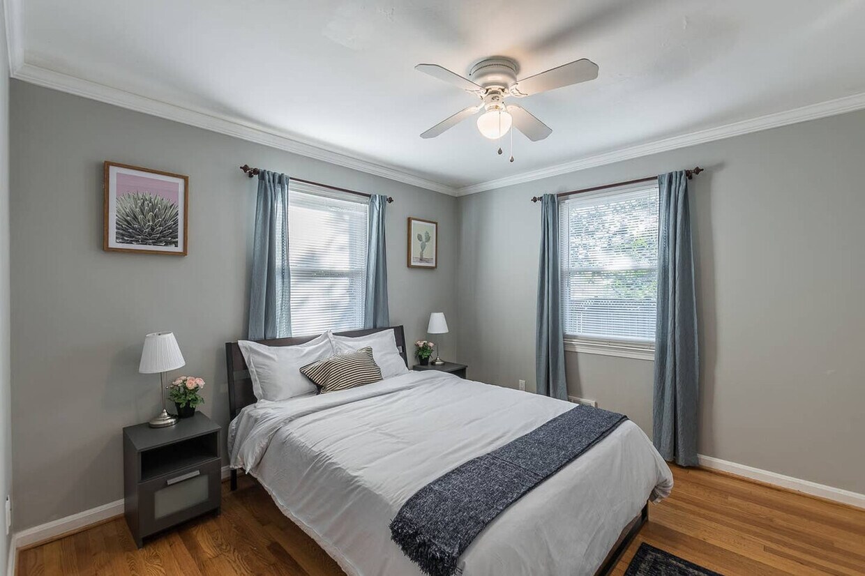 Foto principal - 303 E Braddock Rd