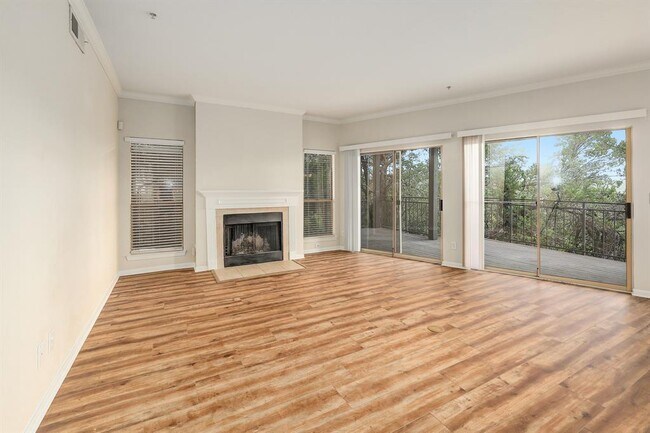 Foto del edificio - 6000 Shepherd Mountain Cove