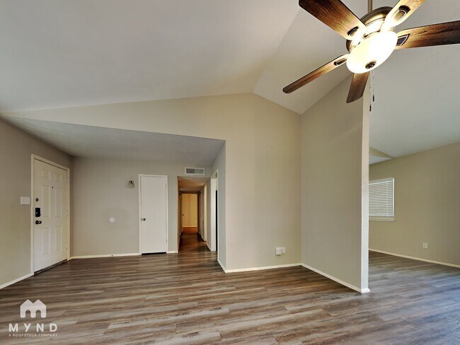 Foto del edificio - 2822 Canary Ln