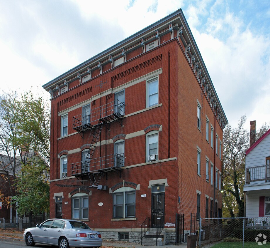 Foto del edificio - 3409 Woodburn Ave