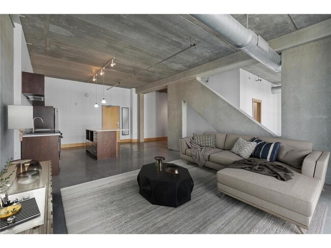 Building Photo - 345 6th Ave N